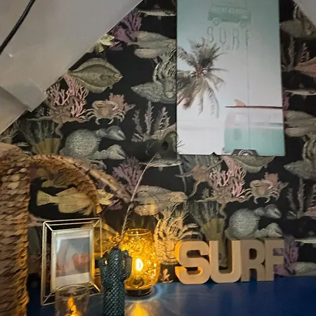 Tiny House - Surfers Paradise בית נופש *