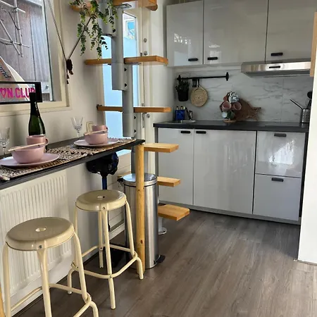 בית נופש Tiny House - Surfers Paradise נורדוויק